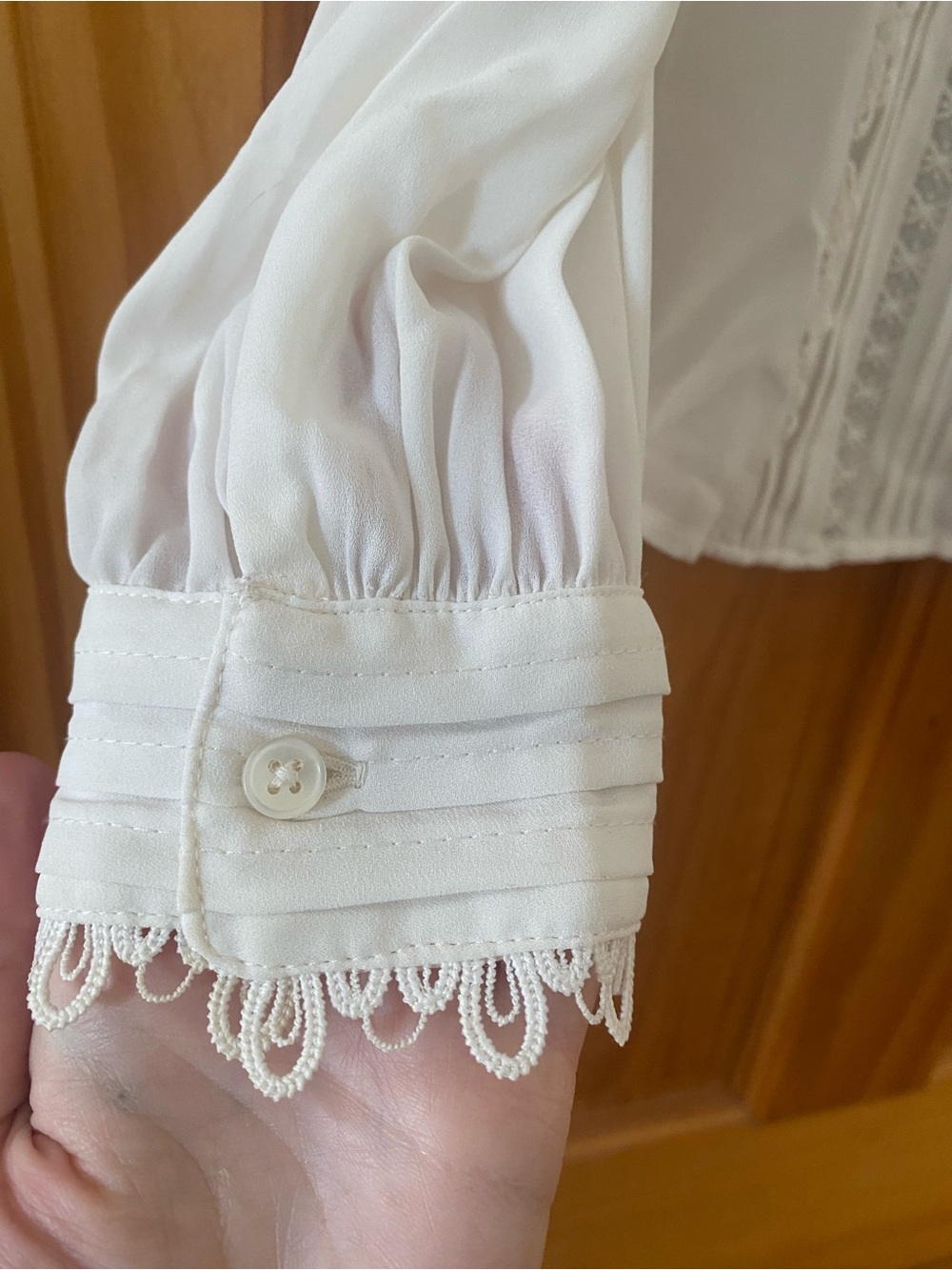Ann Taylor Ivory Lace Inset Pintuck Button Front Blouse Medium Petite MP - Picture 4 of 11